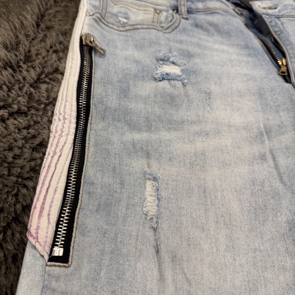 Men's Amiri Distressed Denim - Picture 2 of 6